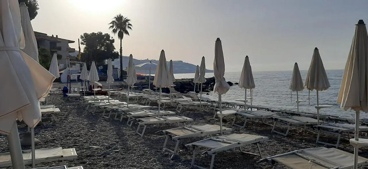 Almaredasedy1-Appartamento 50M Dalla Spiaggia Con Posto Auto Sanremo 0*,  Italy